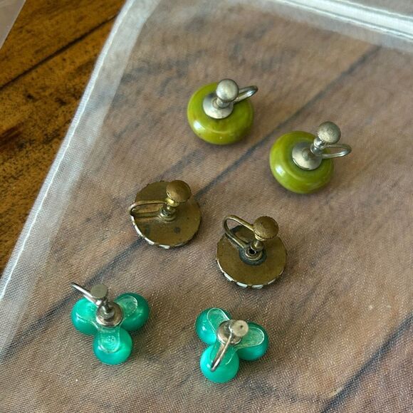 Vintage screw back earrings trio - Picture 3 of 3